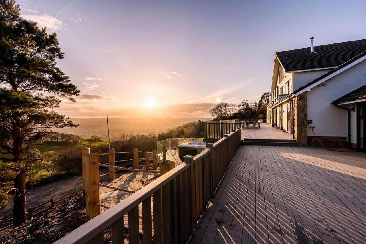 Clwyd Gate Manor Pool Sauna Hottub Cave Wales Ruthin Exterior photo