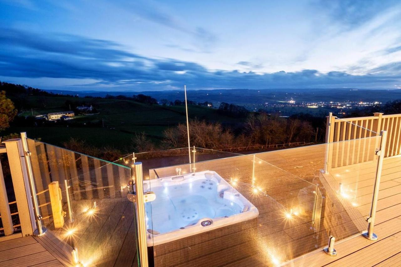 Clwyd Gate Manor Pool Sauna Hottub Cave Wales Ruthin Exterior photo