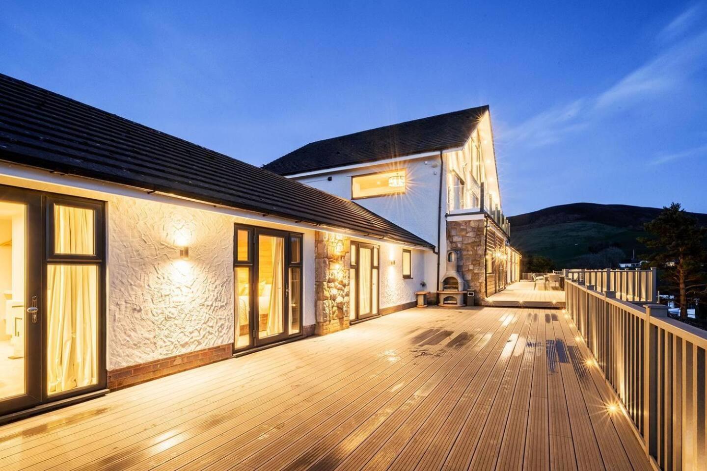 Clwyd Gate Manor Pool Sauna Hottub Cave Wales Ruthin Exterior photo
